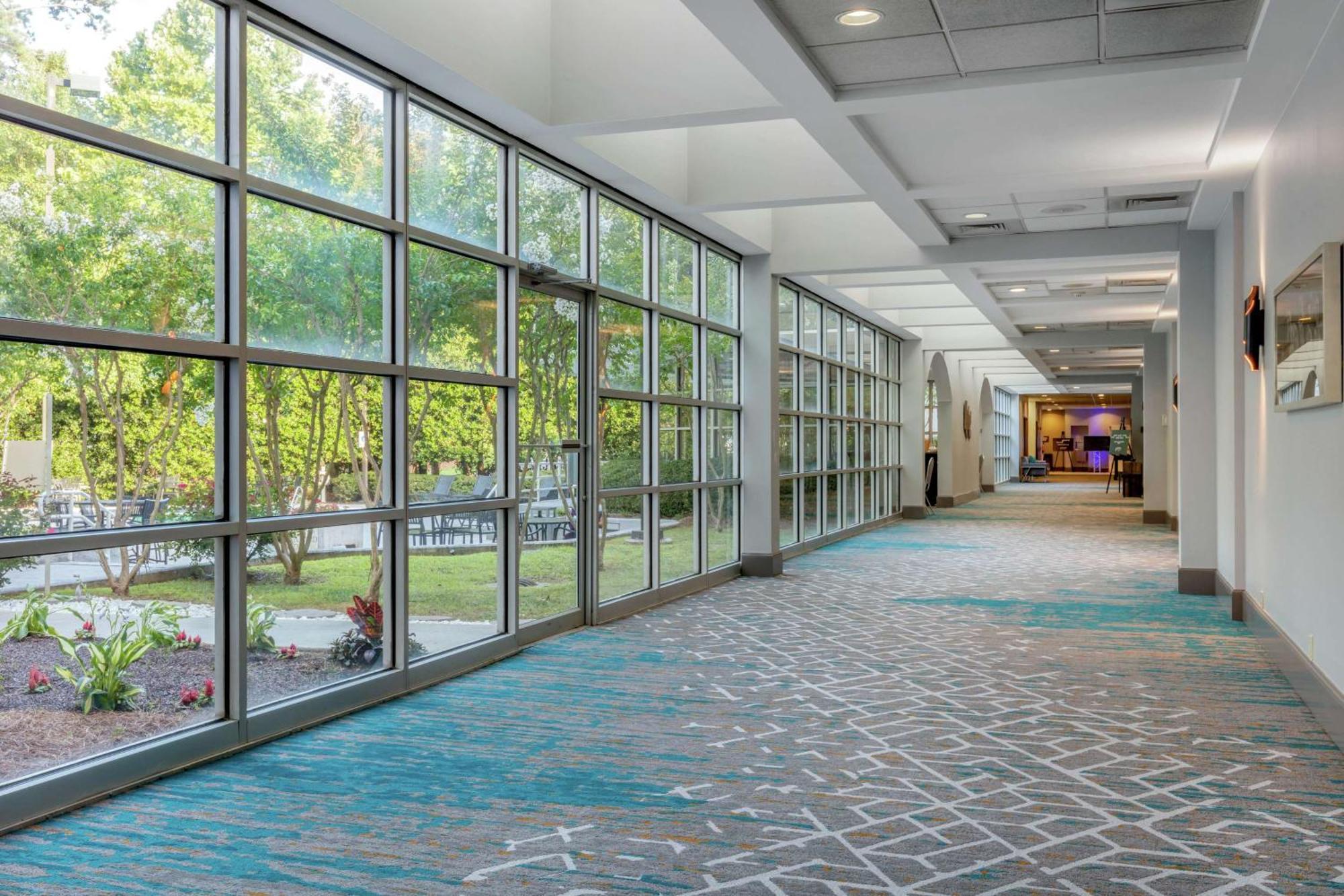 Готель Doubletree Birmingham Perimeter Park Екстер'єр фото