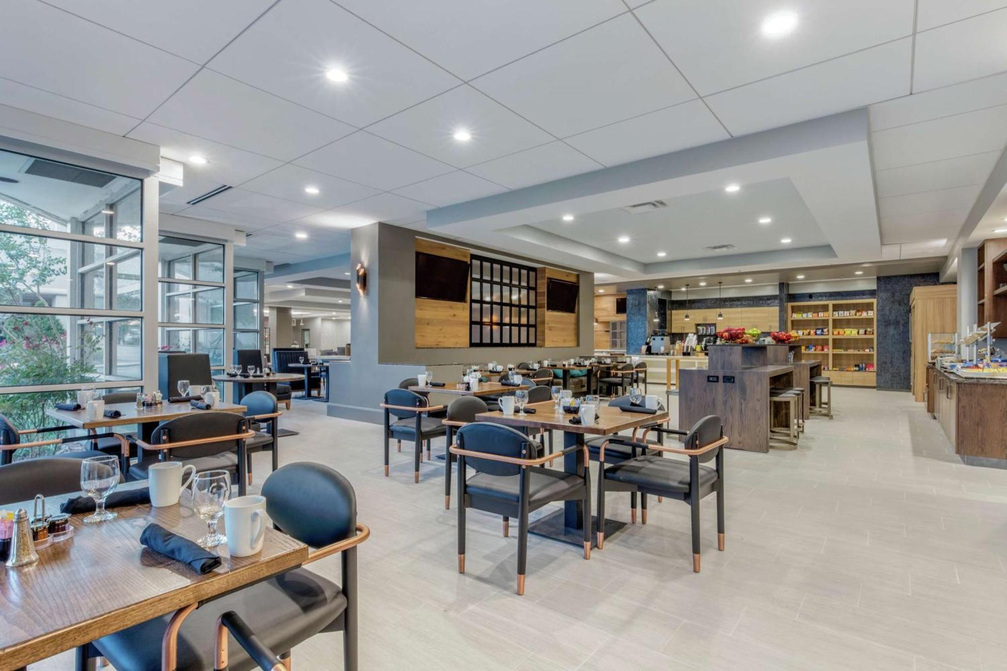 Готель Doubletree Birmingham Perimeter Park Екстер'єр фото